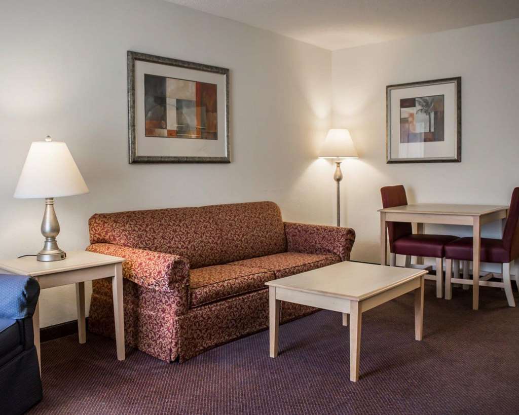 Quality Inn & Suites Brooksville I-75-Dade City Ridge Manor Habitación foto